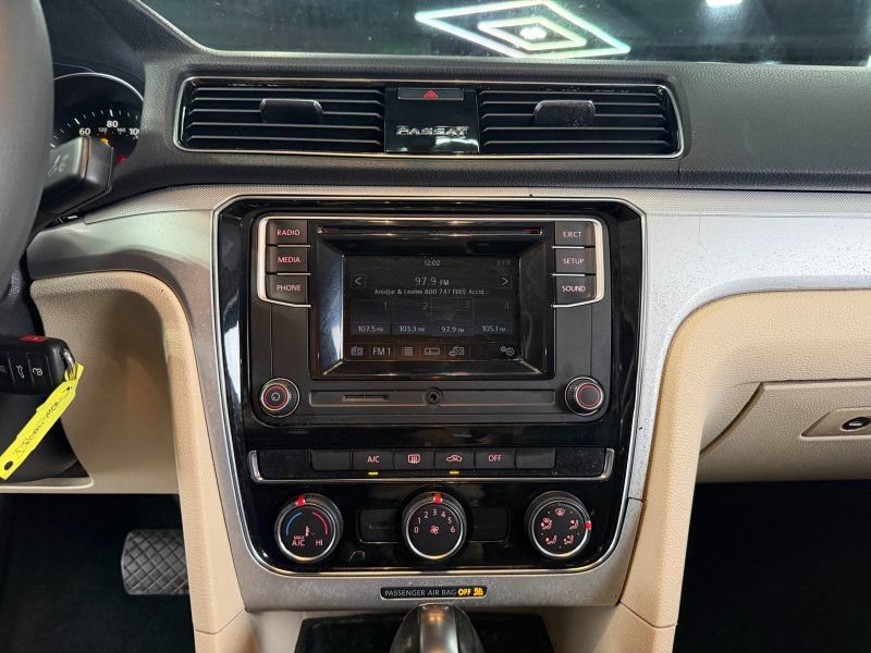 Used 2018 Volkswagen Passat 2.0T S FWD image 12