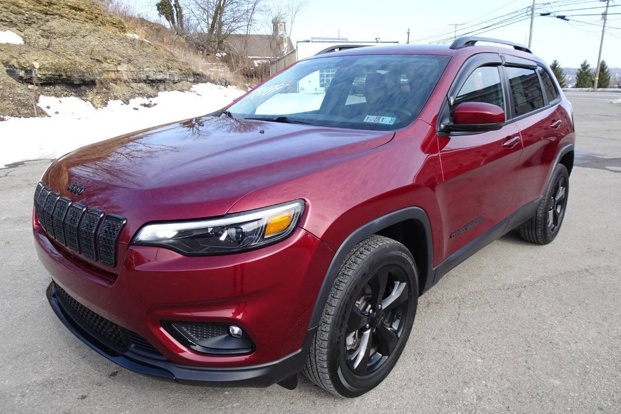 Used 2020 Jeep Cherokee Latitude Plus image 2