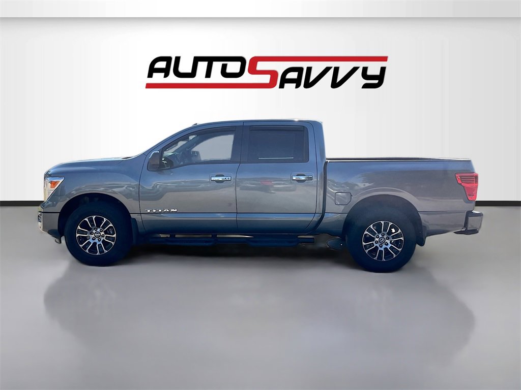 Used 2021 Nissan Titan SV w/ SV Convenience Package image 4
