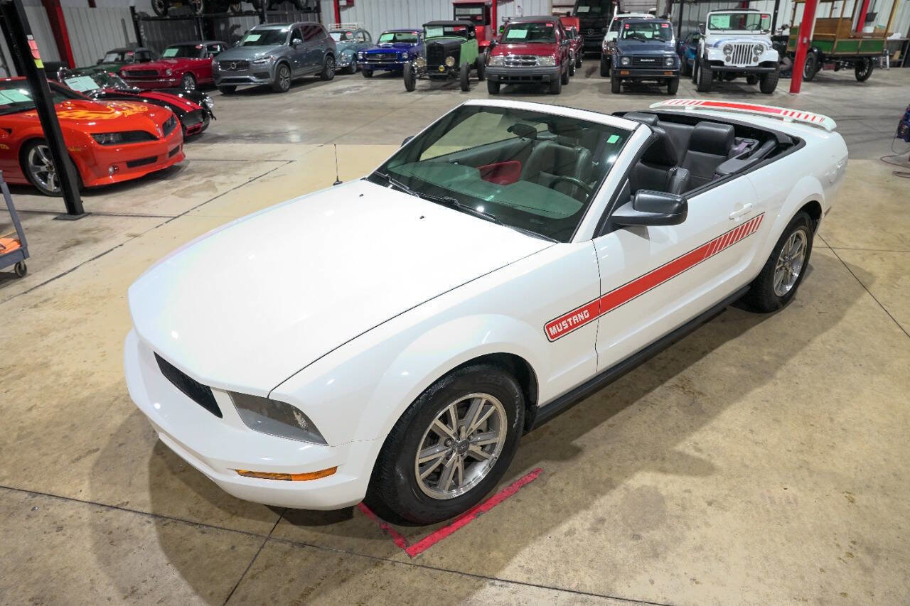 Used 2005 Ford Mustang Premium image 15