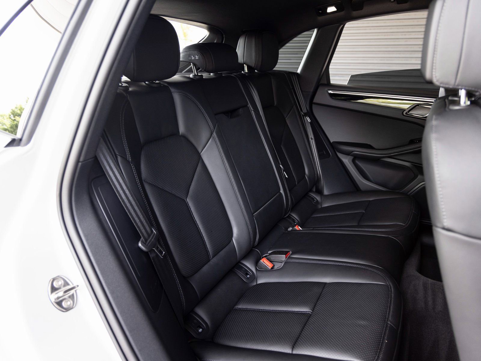 Certified 2025 Porsche Macan image 29