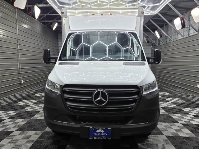 Used 2024 Mercedes-Benz Sprinter 4500 image 4