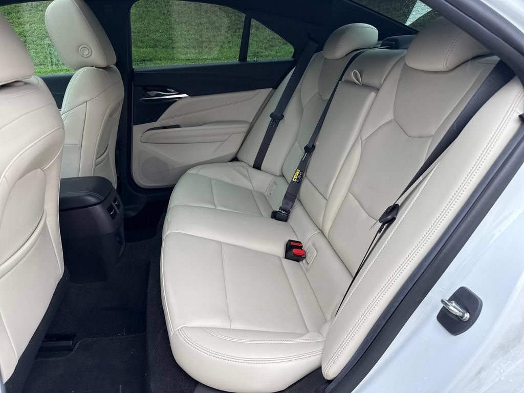 Used 2022 Cadillac CT4 Luxury w/ Sun And Sound Package RWD image 27