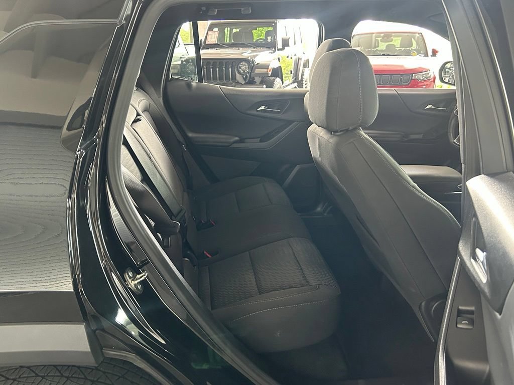 Used 2025 Chevrolet Equinox LT FWD image 36