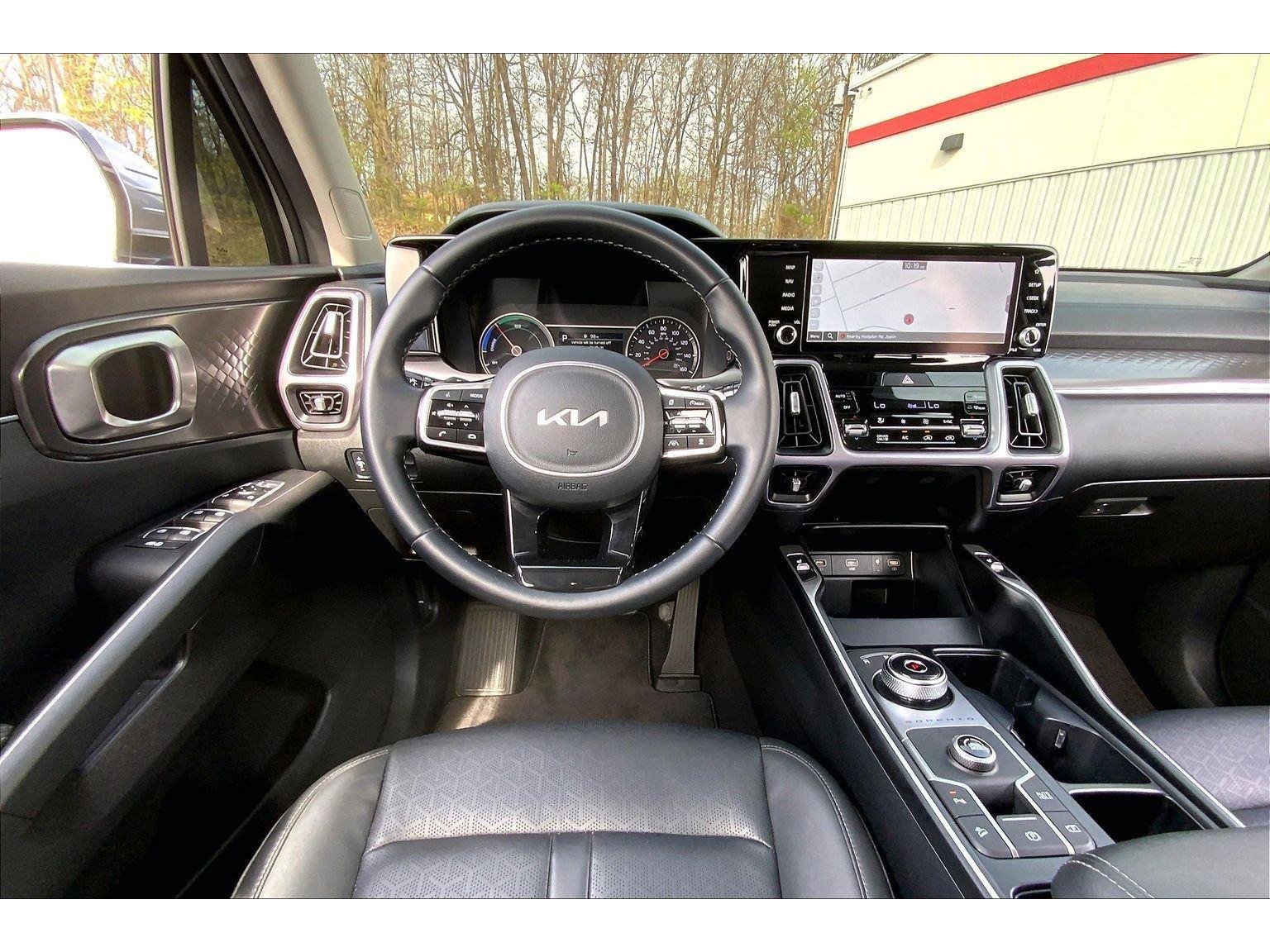 Used 2024 Kia Sorento EX w/ Panoramic Sunroof Package image 5