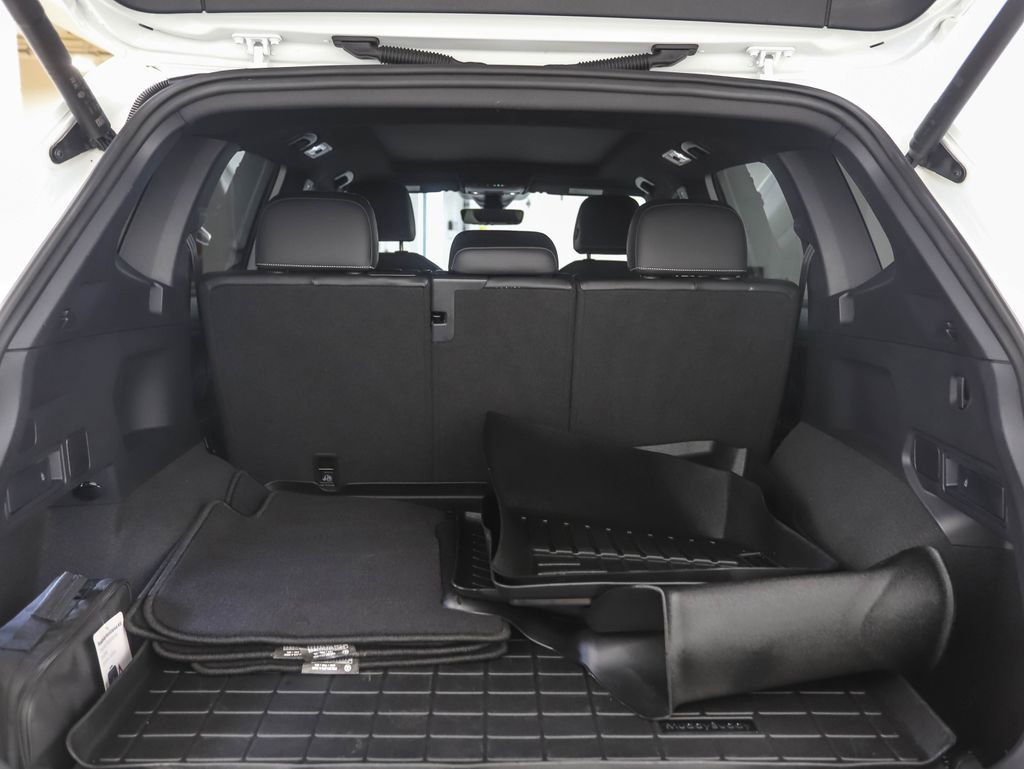 Used 2024 Volkswagen Tiguan SE R-Line image 23