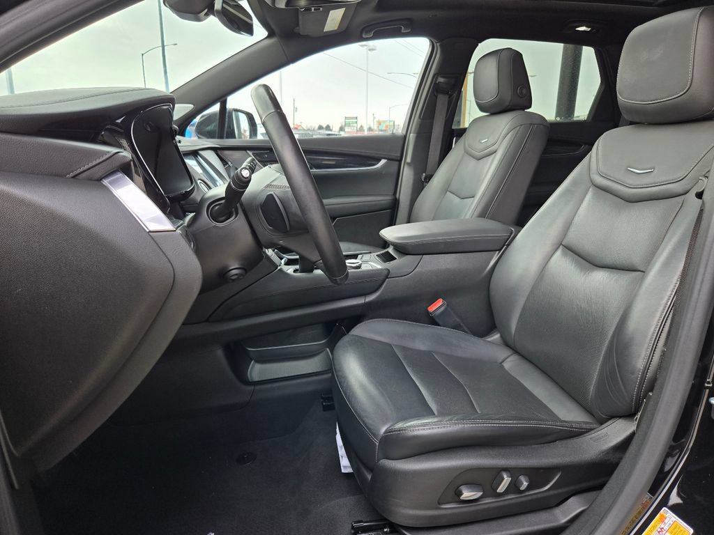Used 2023 Cadillac XT5 Premium Luxury AWD/4WD image 3