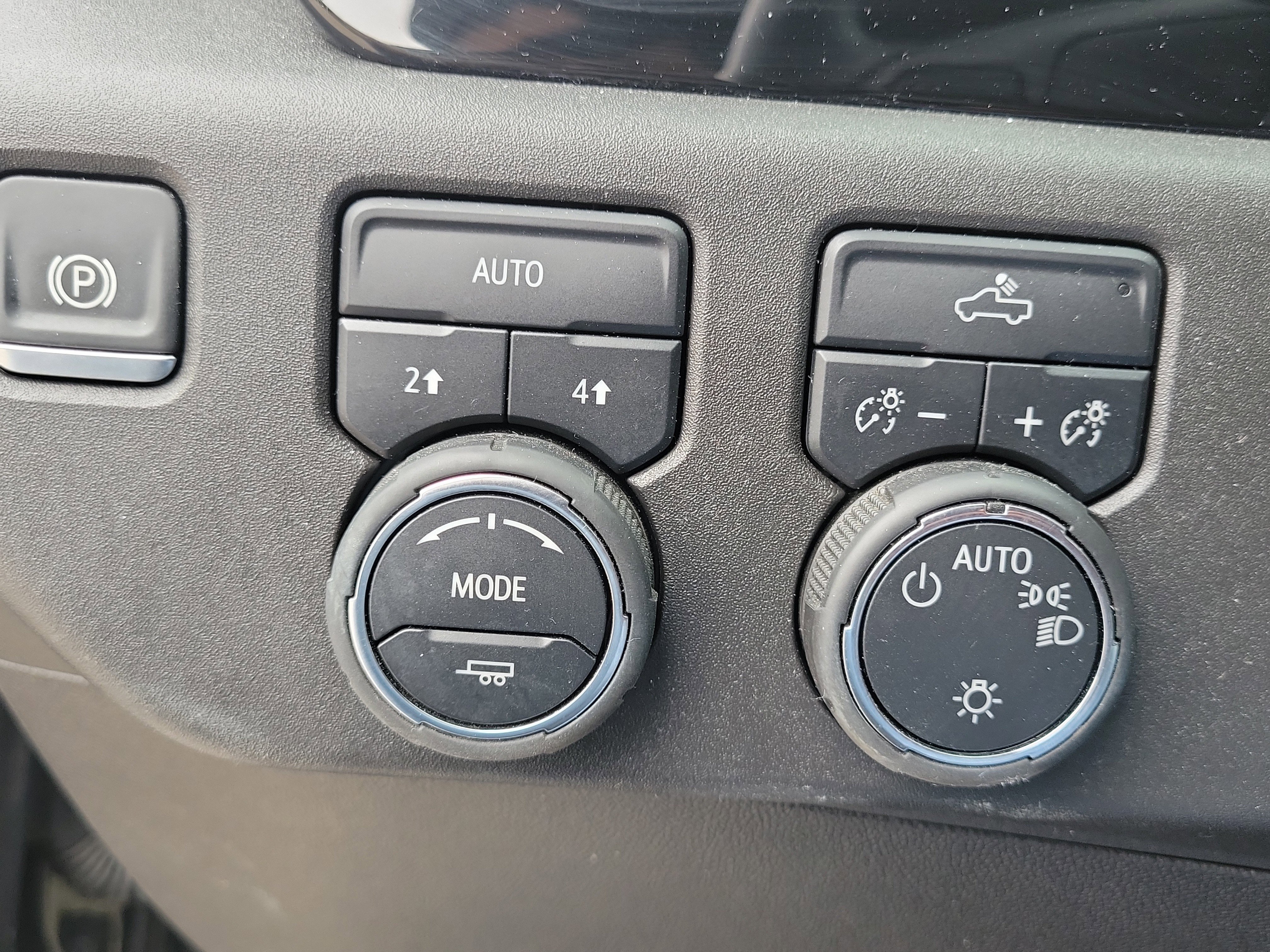 Used 2025 Chevrolet Silverado 1500 LT image 18