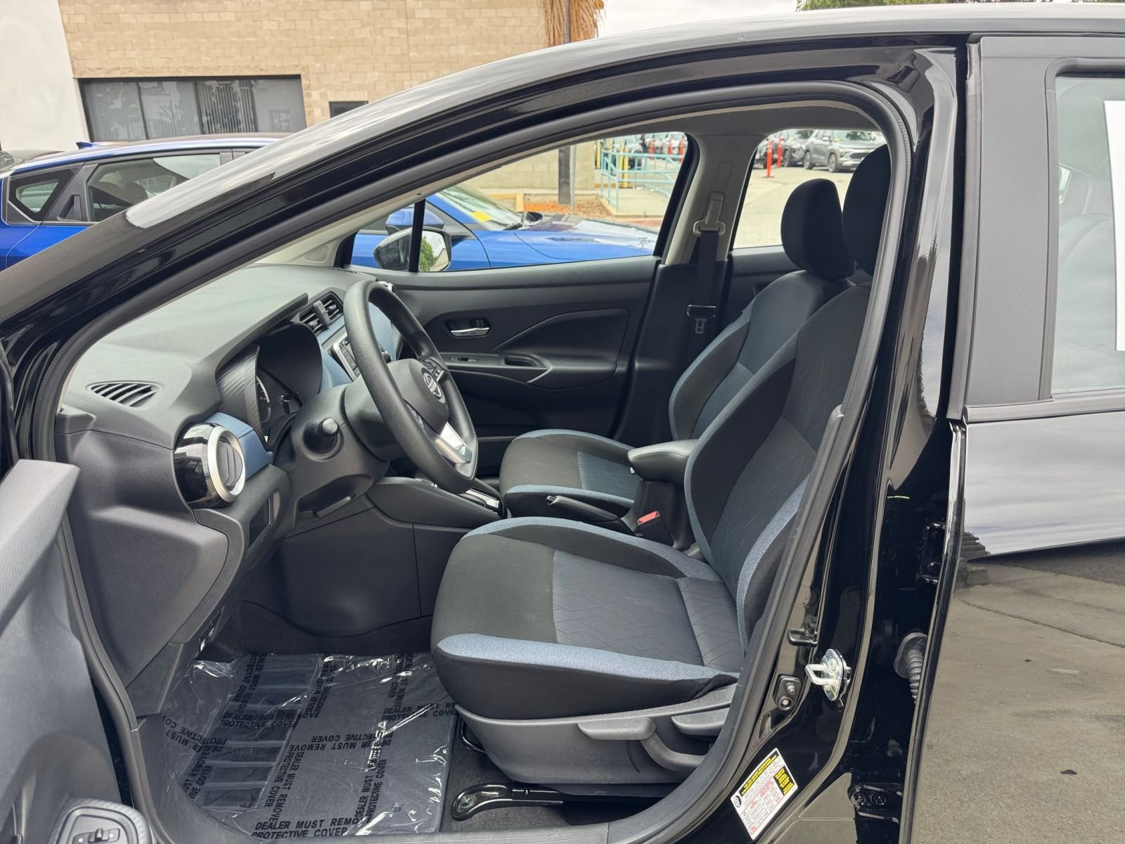 Used 2025 Nissan Versa SV FWD image 25