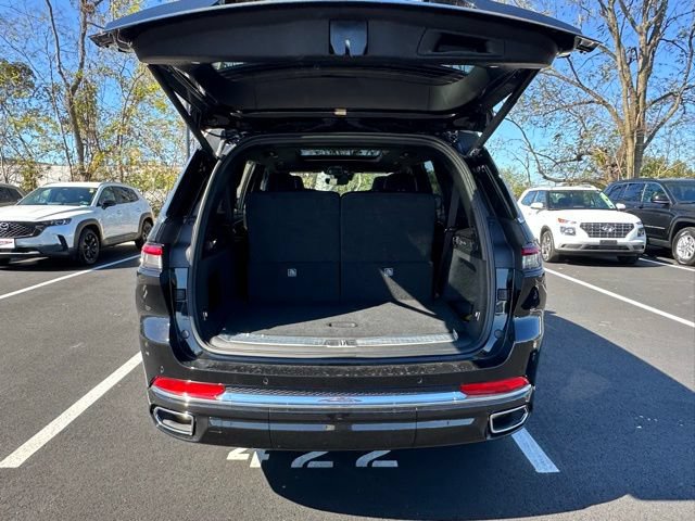 New 2025 Jeep Grand Cherokee L Overland AWD/4WD image 13