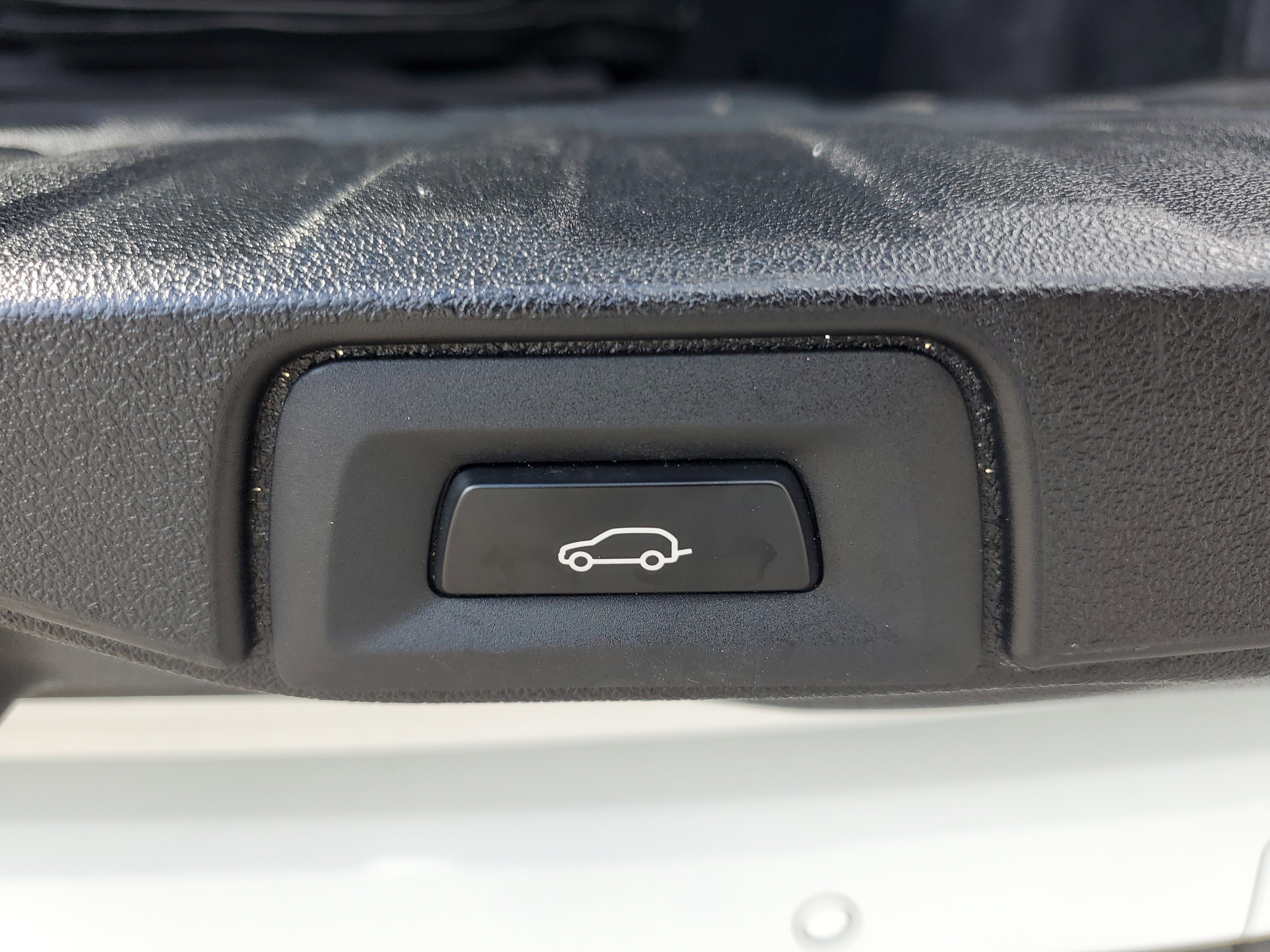 Used 2021 BMW X5 M50i w/ Premium Package image 22