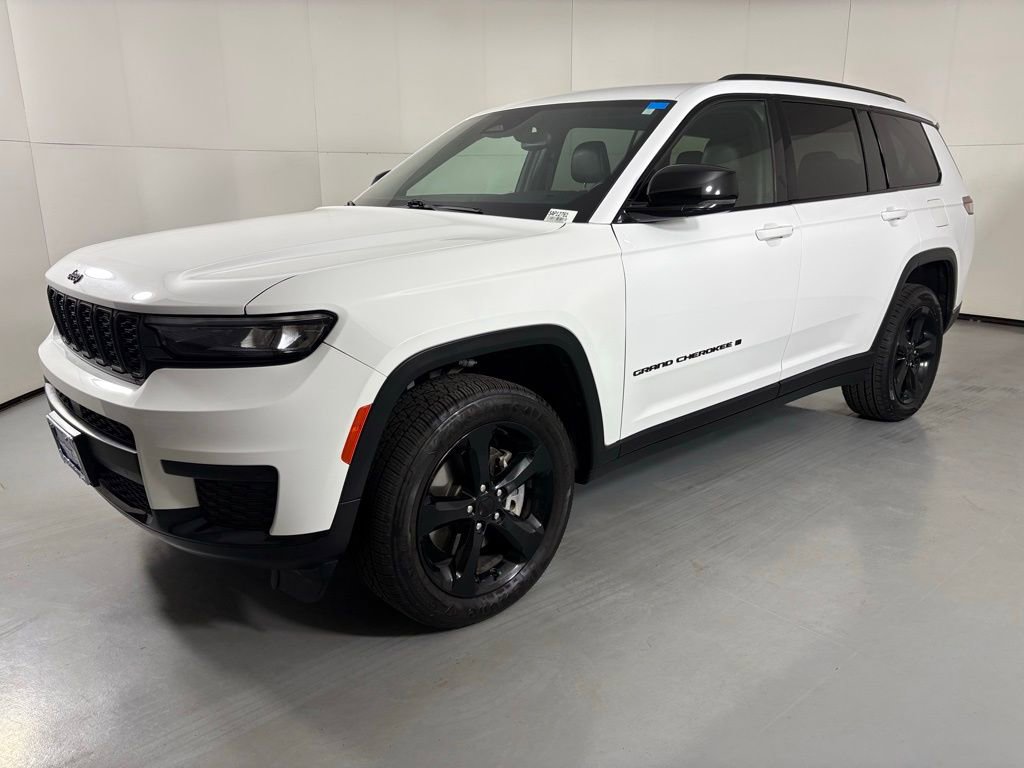Used 2023 Jeep Grand Cherokee L Laredo AWD/4WD image 5