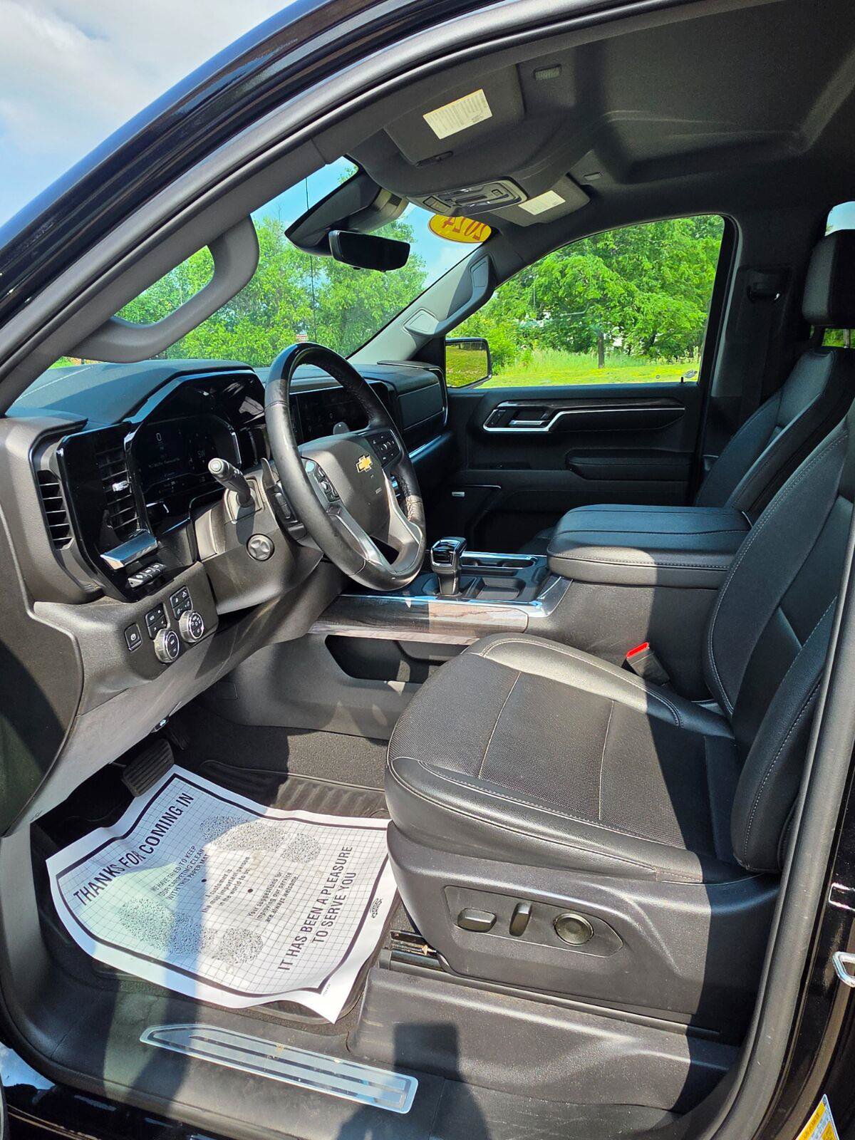 Used 2024 Chevrolet Silverado 1500 LTZ w/ Technology Package AWD/4WD image 8