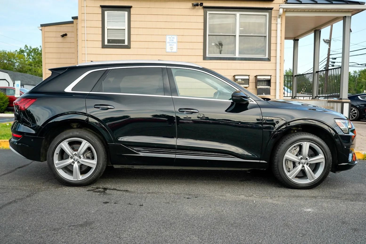 Used 2019 Audi e-tron Prestige AWD/4WD image 4