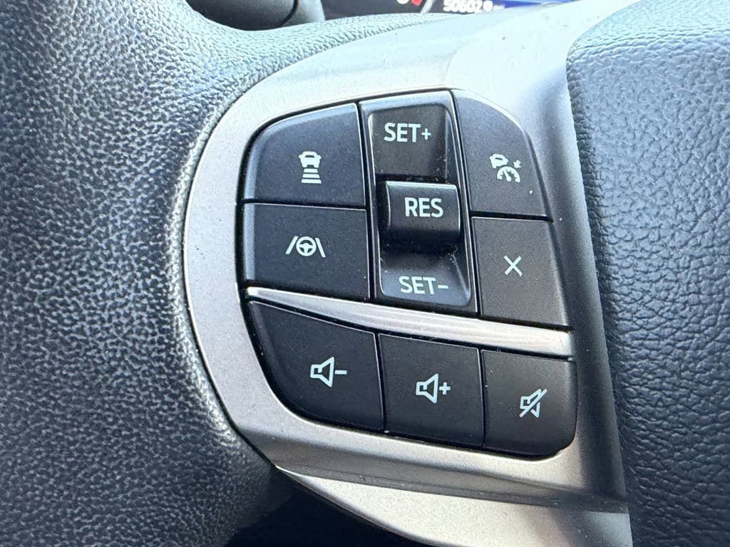 Used 2022 Ford Explorer Limited w/ Limited Technology Package RWD image 29