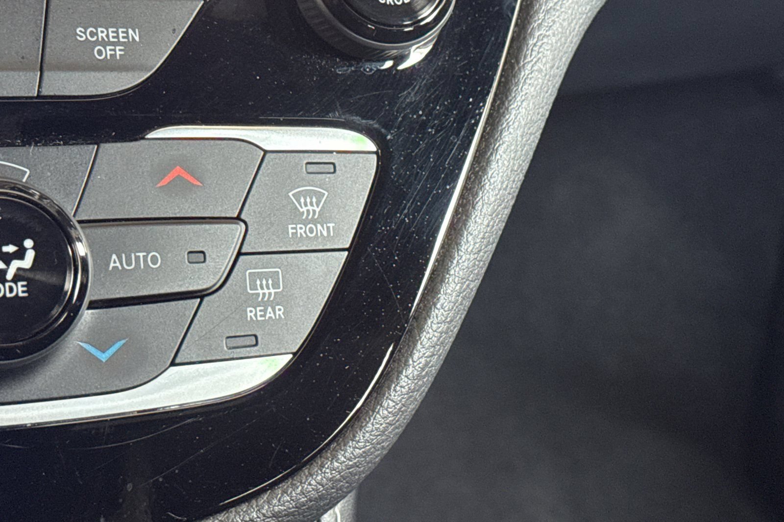 Used 2025 Chrysler Pacifica Limited FWD image 30