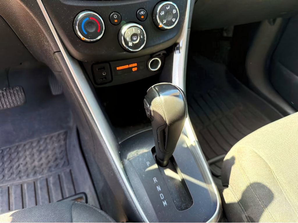 Used 2021 Chevrolet Trax LS w/ Tint and Cruise Package image 21