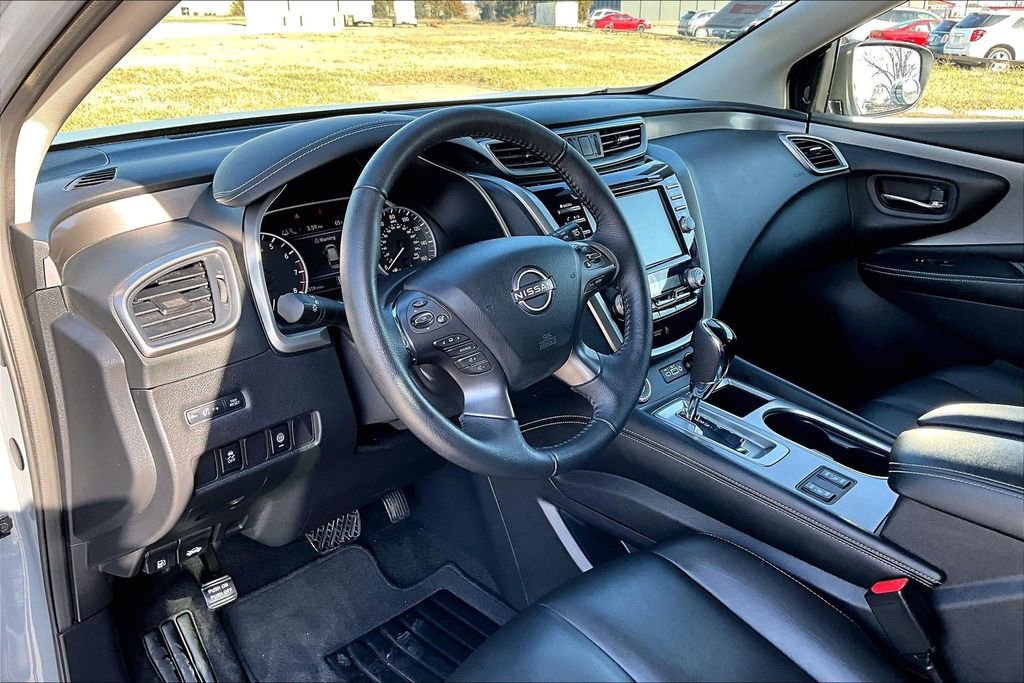 Used 2024 Nissan Murano SV w/ SV Midnight Edition Package image 12