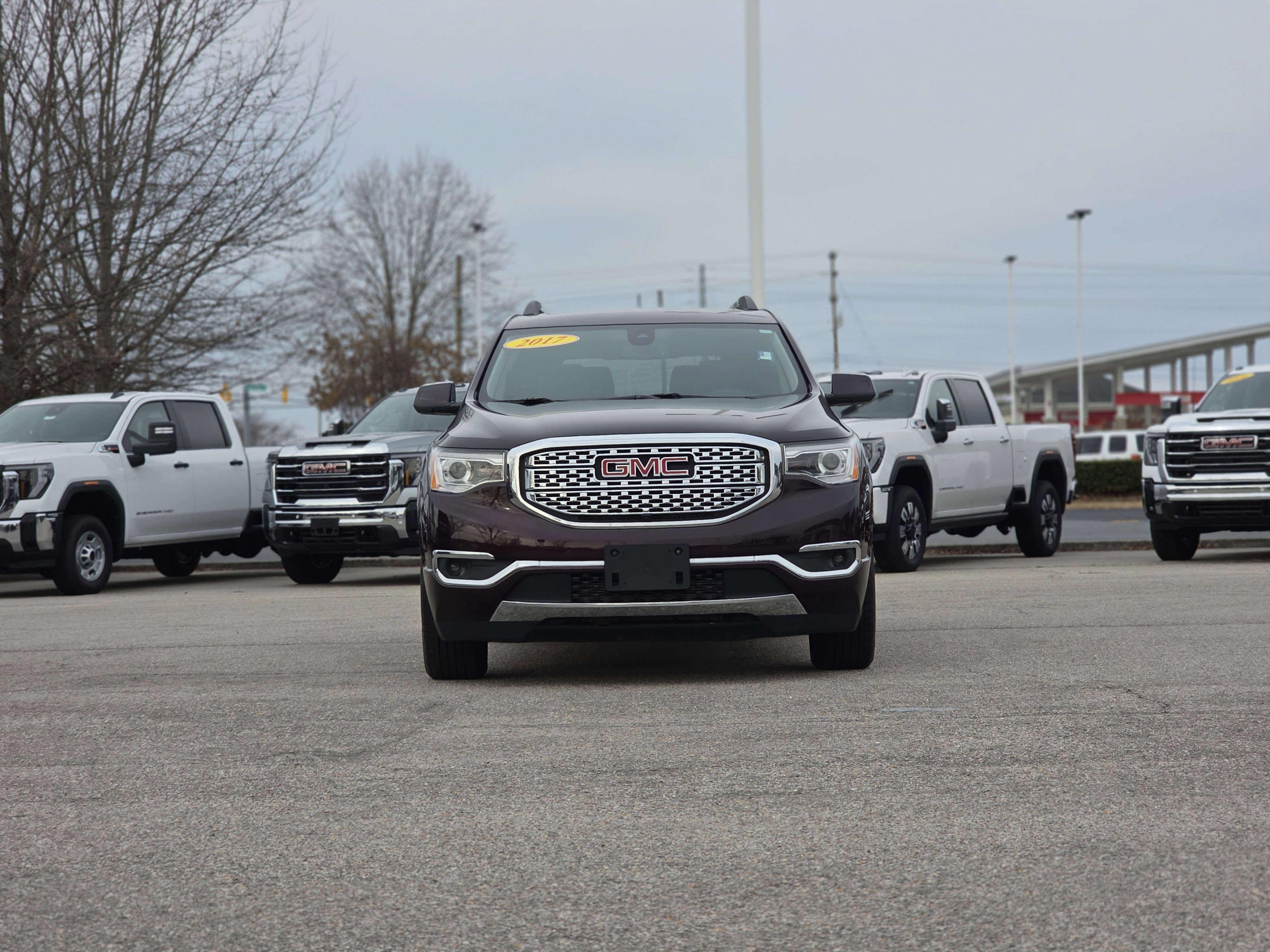 Used 2017 GMC Acadia Denali w/ Technology Package image 2