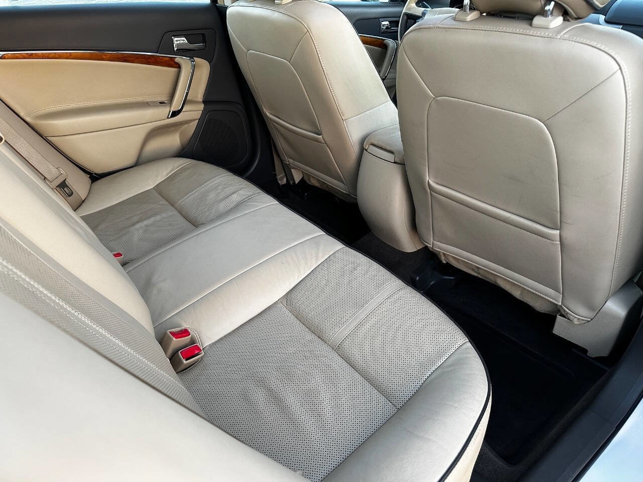 Used 2012 Lincoln MKZ FWD image 11