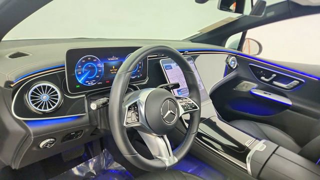 Used 2023 Mercedes-Benz EQE 500 4MATIC Sedan w/ Digital Light Package image 18