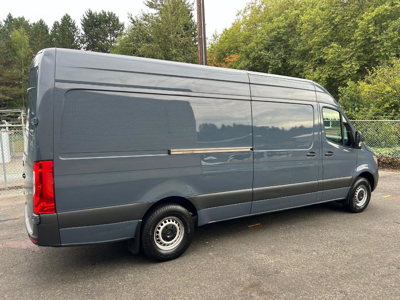 Used 2019 Mercedes-Benz Sprinter 170 image 4
