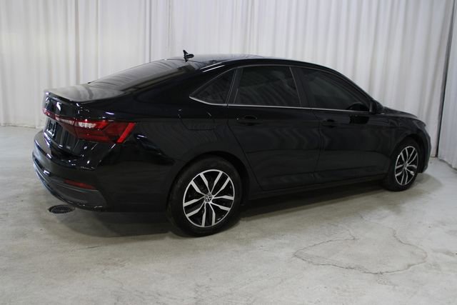 Used 2025 Volkswagen Jetta SE w/ Sunroof Package image 30