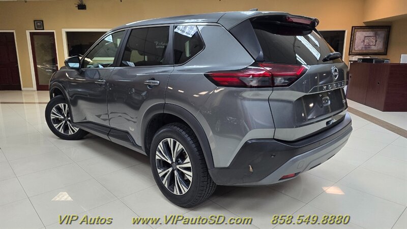 Used 2023 Nissan Rogue SV FWD image 3