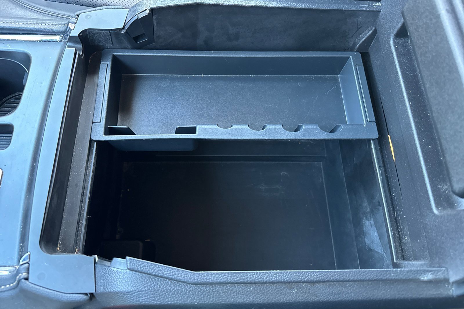 Used 2024 Ford Expedition XLT image 34