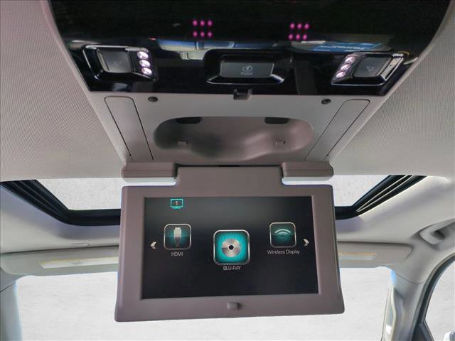 Used 2017 GMC Yukon Denali w/ Open Road Package image 18