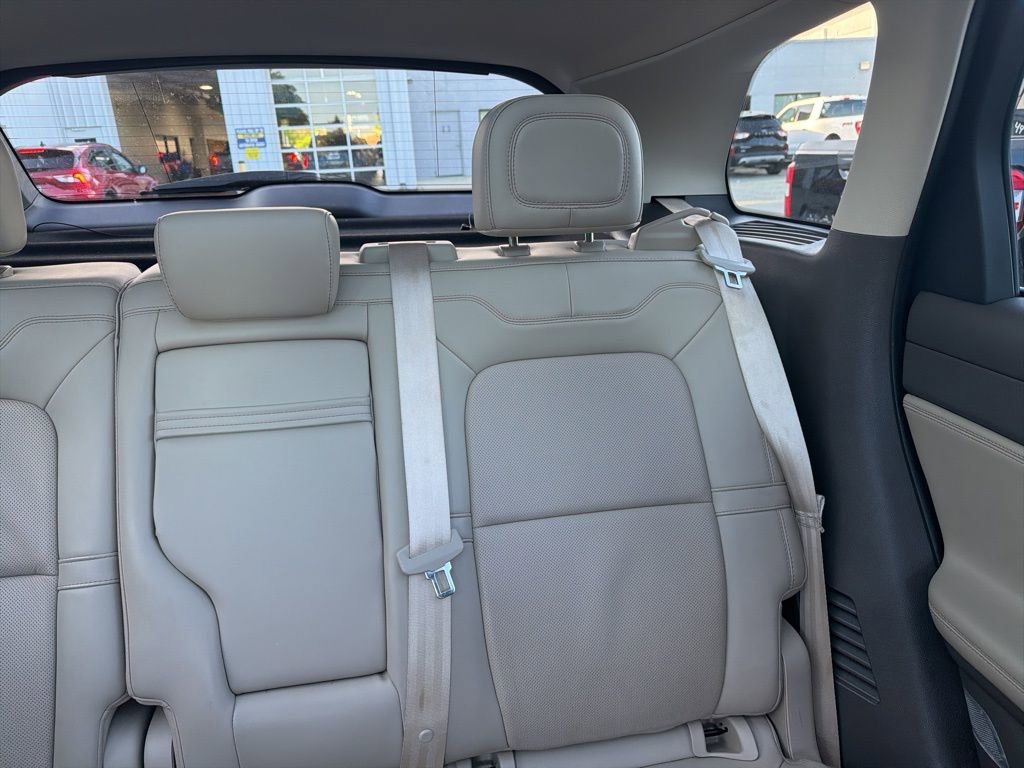 Used 2022 Lincoln Corsair AWD w/ Premium Package image 13