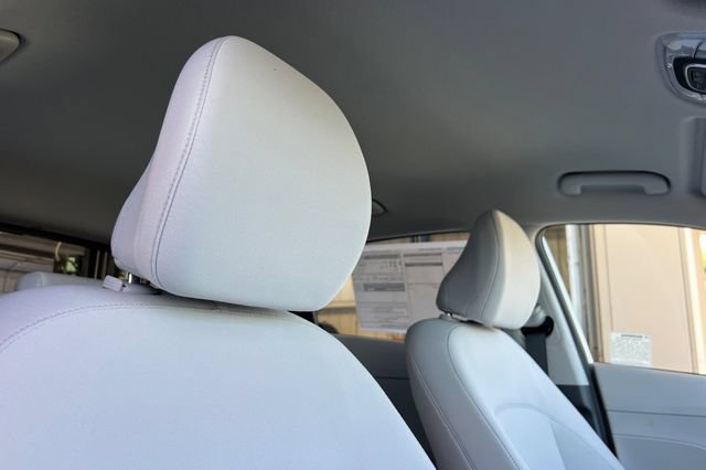 New 2027 Hyundai Kona SE FWD image 16