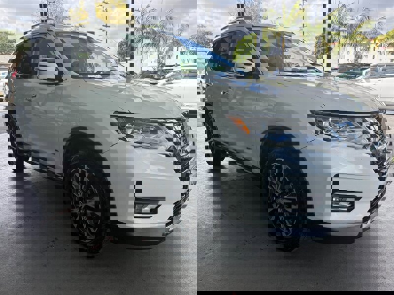 Used 2018 Nissan Rogue SL image 7