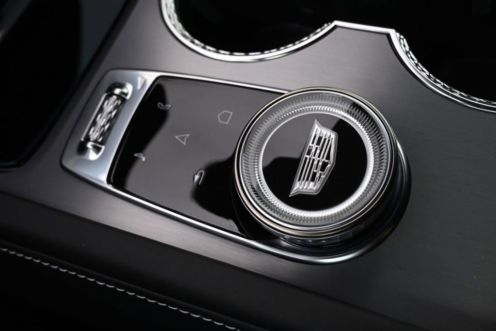 New 2026 Cadillac Vistiq Platinum w/ LPO, Floor Liner Package image 32