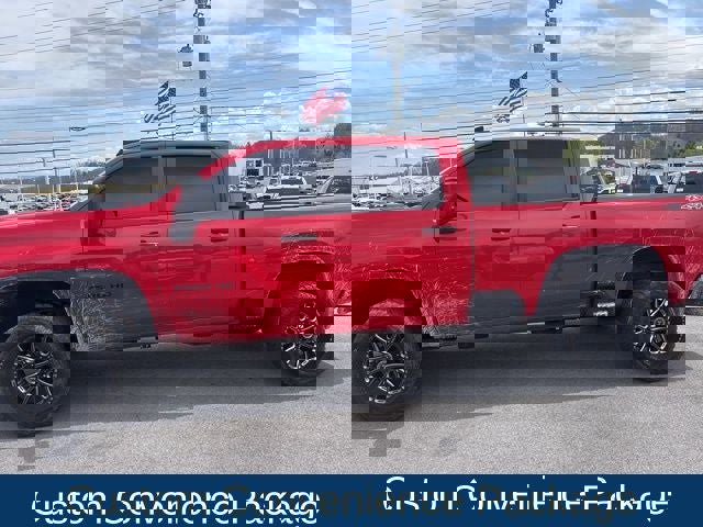 Used 2022 Chevrolet Silverado 2500 Custom w/ Custom Value Package image 5