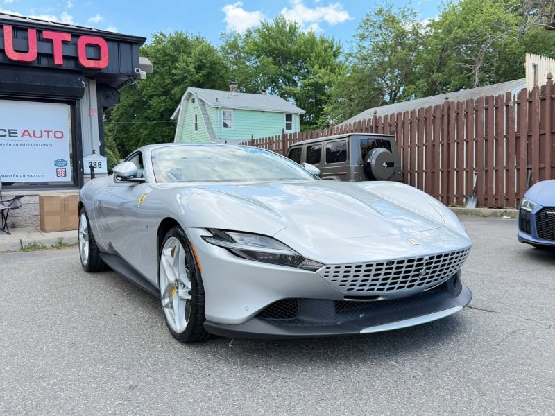 Used 2021 Ferrari Roma RWD image 4
