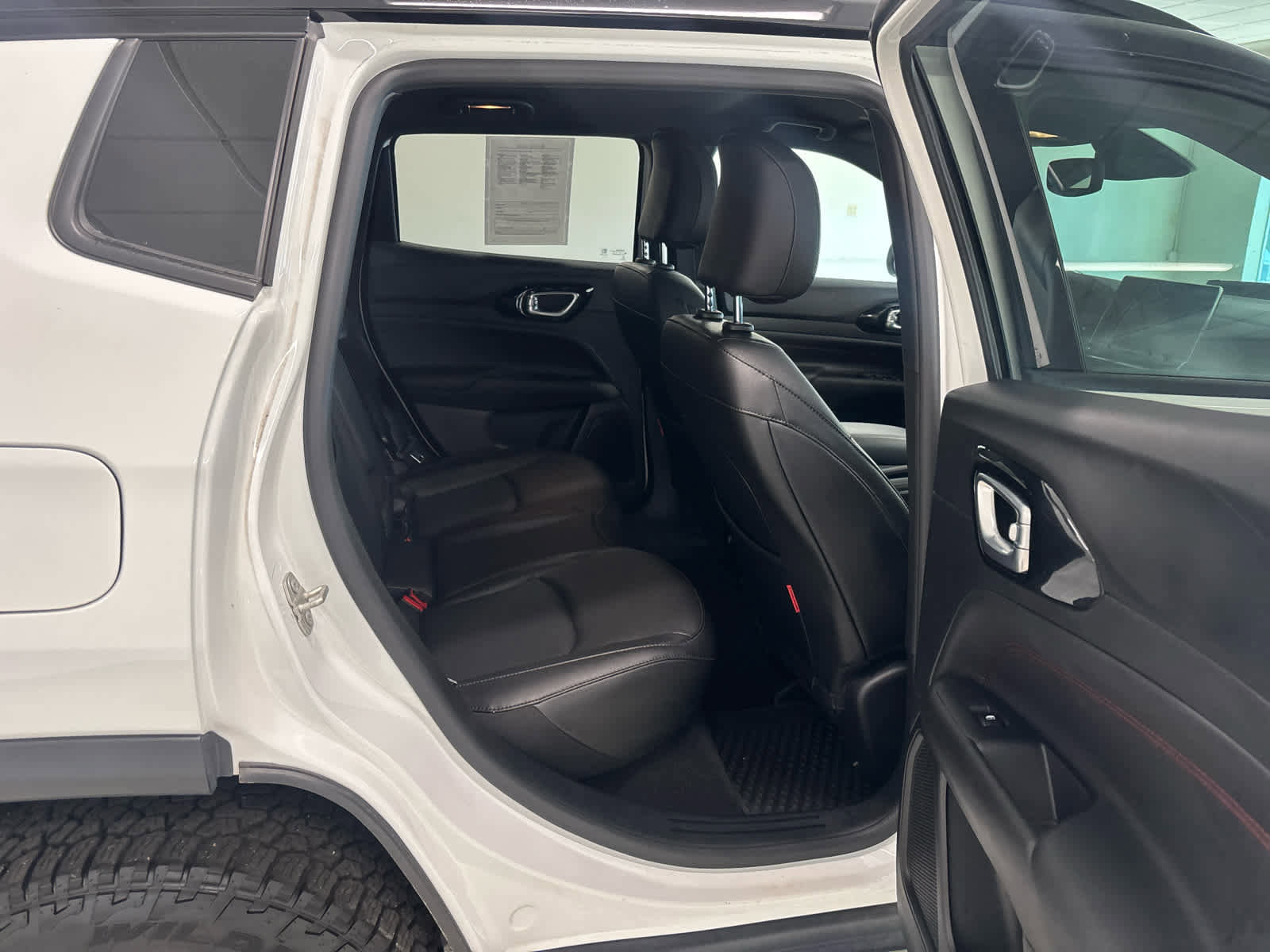 Used 2024 Jeep Compass Trailhawk w/ Trailhawk Elite Group image 40