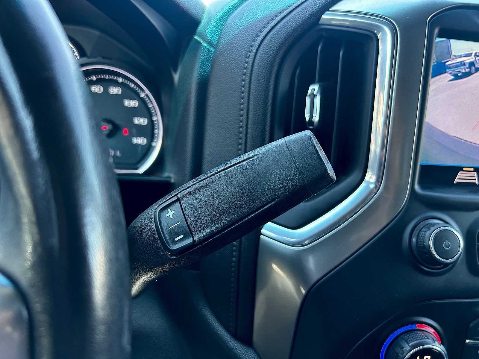 Used 2021 Chevrolet Silverado 1500 LT AWD/4WD image 19