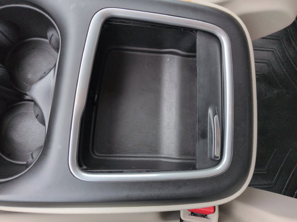Used 2020 Chrysler Pacifica Limited FWD image 26