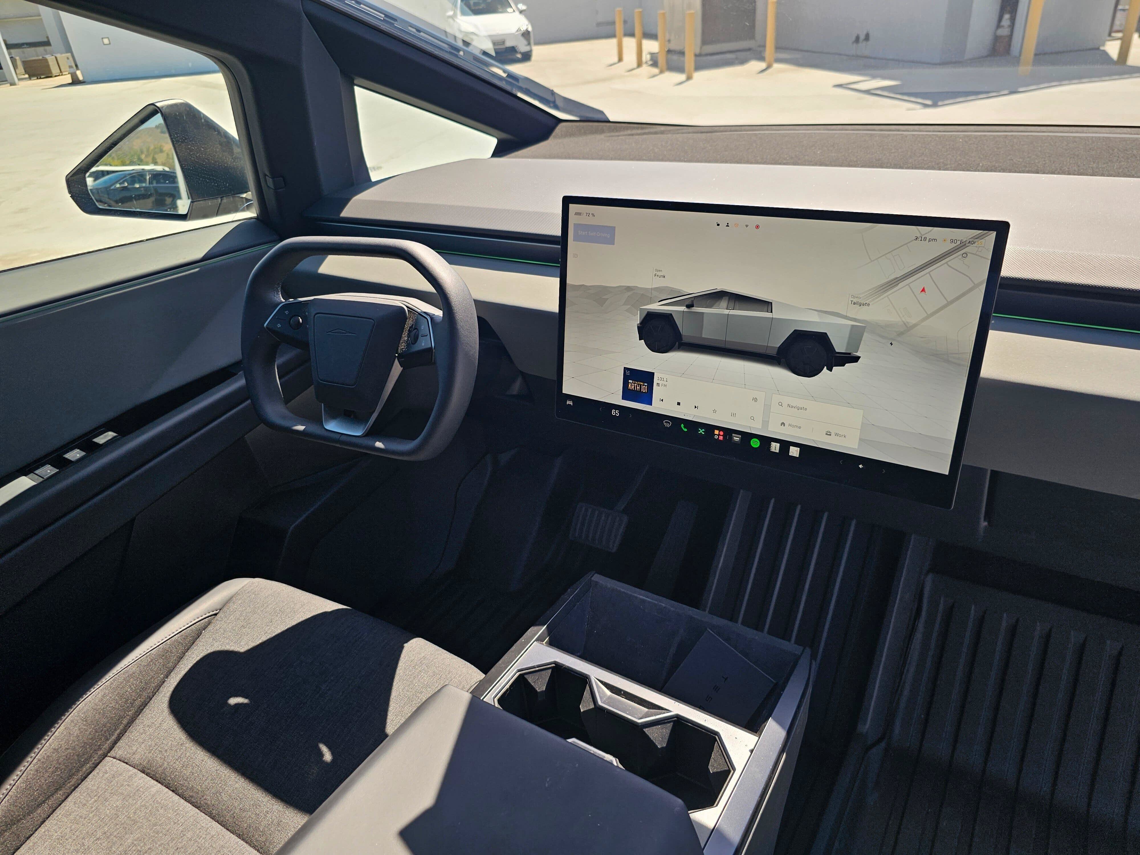 Used 2026 Tesla Cybertruck 2WD Crew Cab image 11