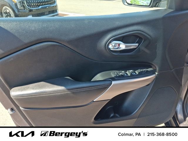 Used 2018 Jeep Cherokee Limited AWD/4WD image 14