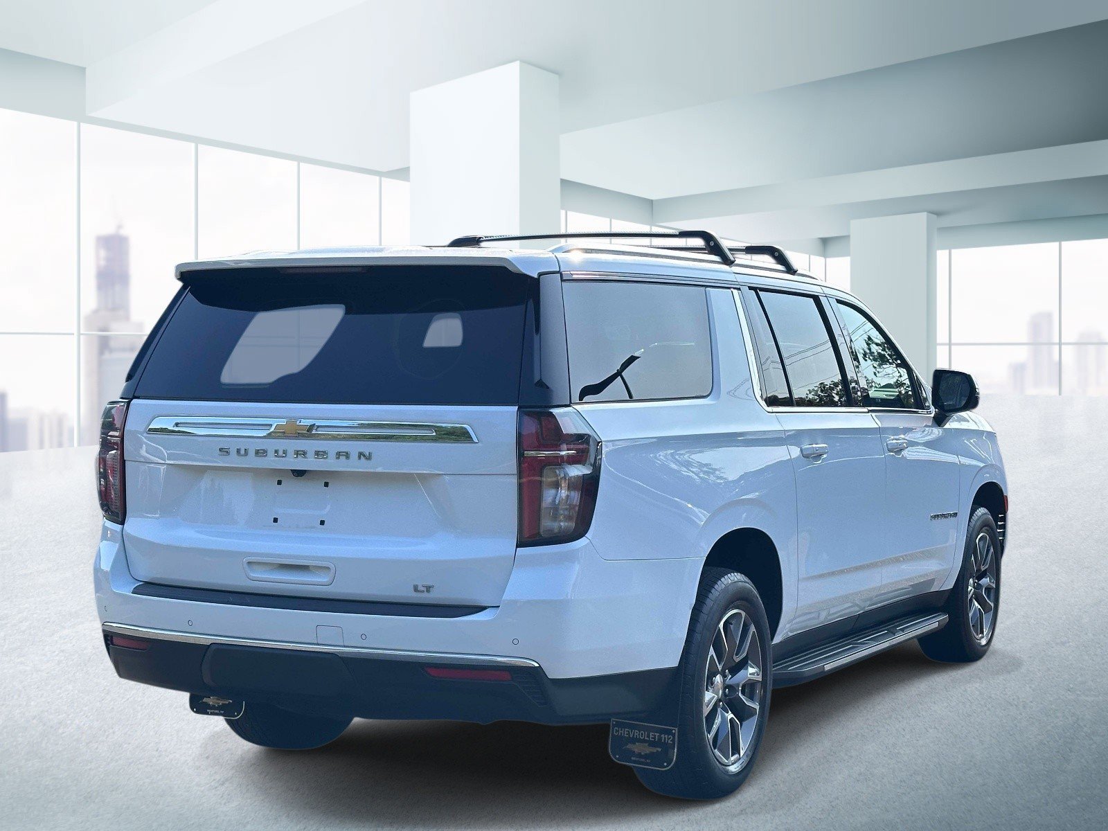 Used 2022 Chevrolet Suburban LT w/ Luxury Package AWD/4WD image 4