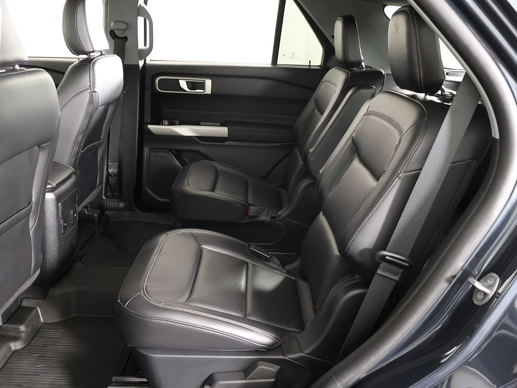 Used 2024 Ford Explorer XLT w/ Equipment Group 202A AWD/4WD image 36