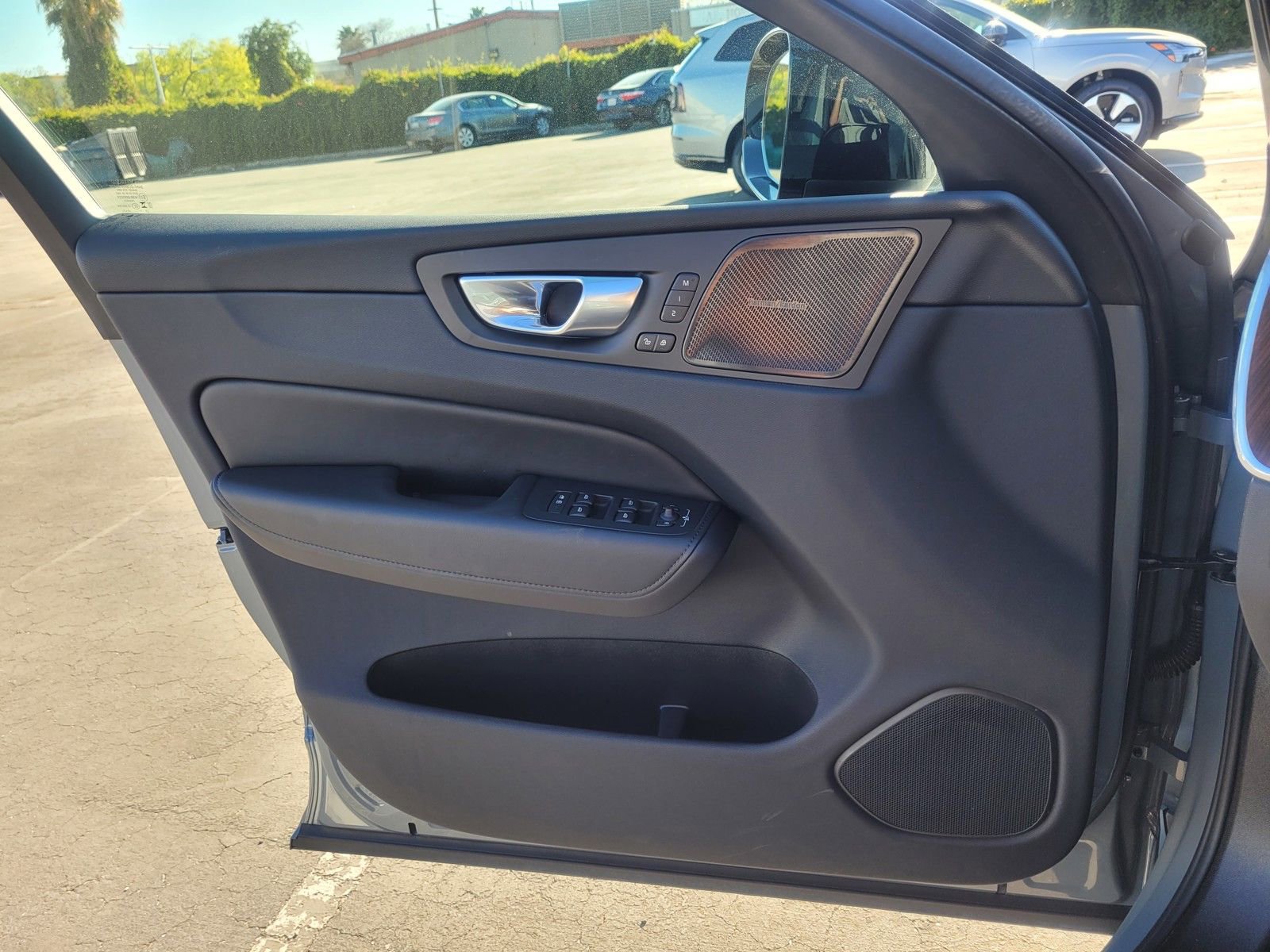 Used 2024 Volvo XC60 T8 Plus w/ Climate Package image 15