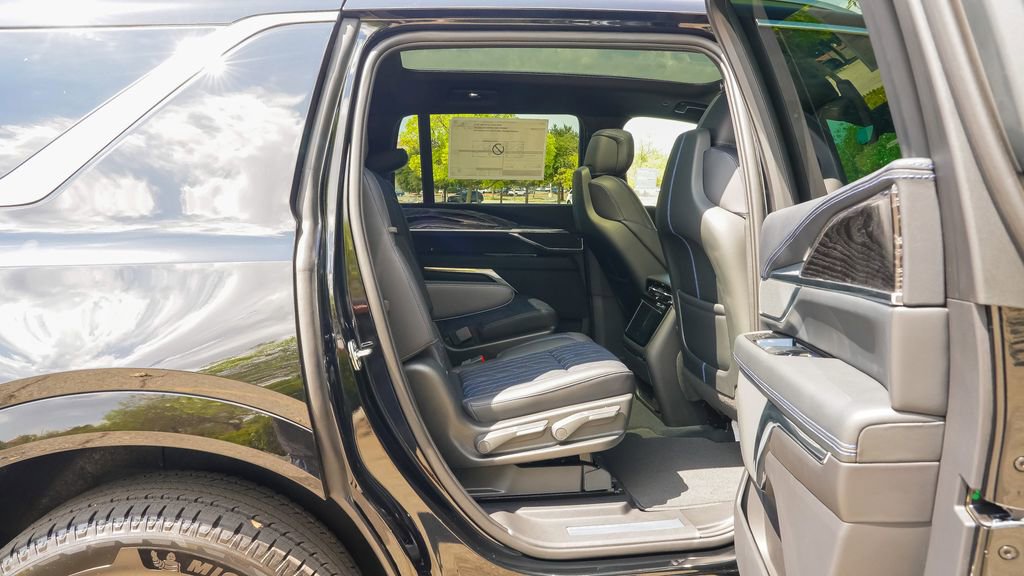 New 2026 Cadillac Escalade IQL Luxury image 15