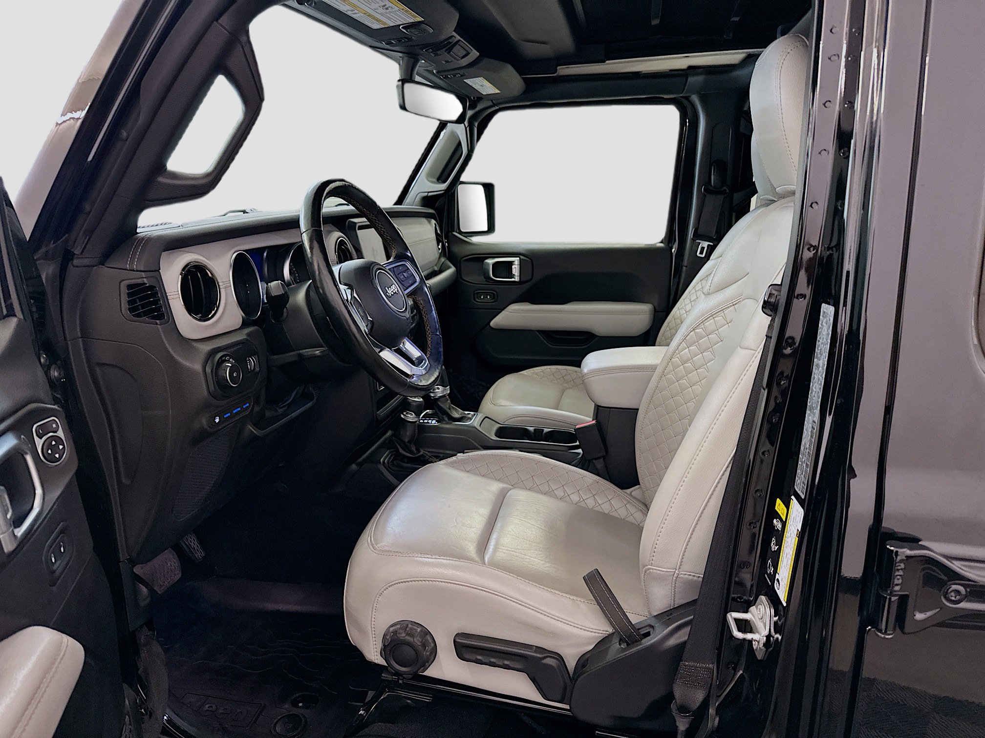 Used 2023 Jeep Wrangler Unlimited Sahara image 13