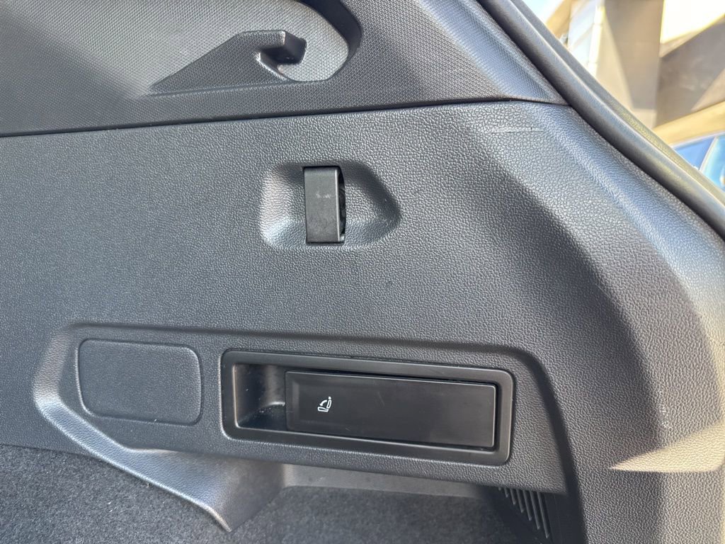 Used 2018 Volkswagen Tiguan SEL image 49