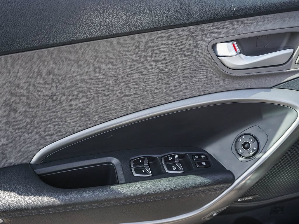 Used 2018 Hyundai Santa Fe Limited FWD image 18