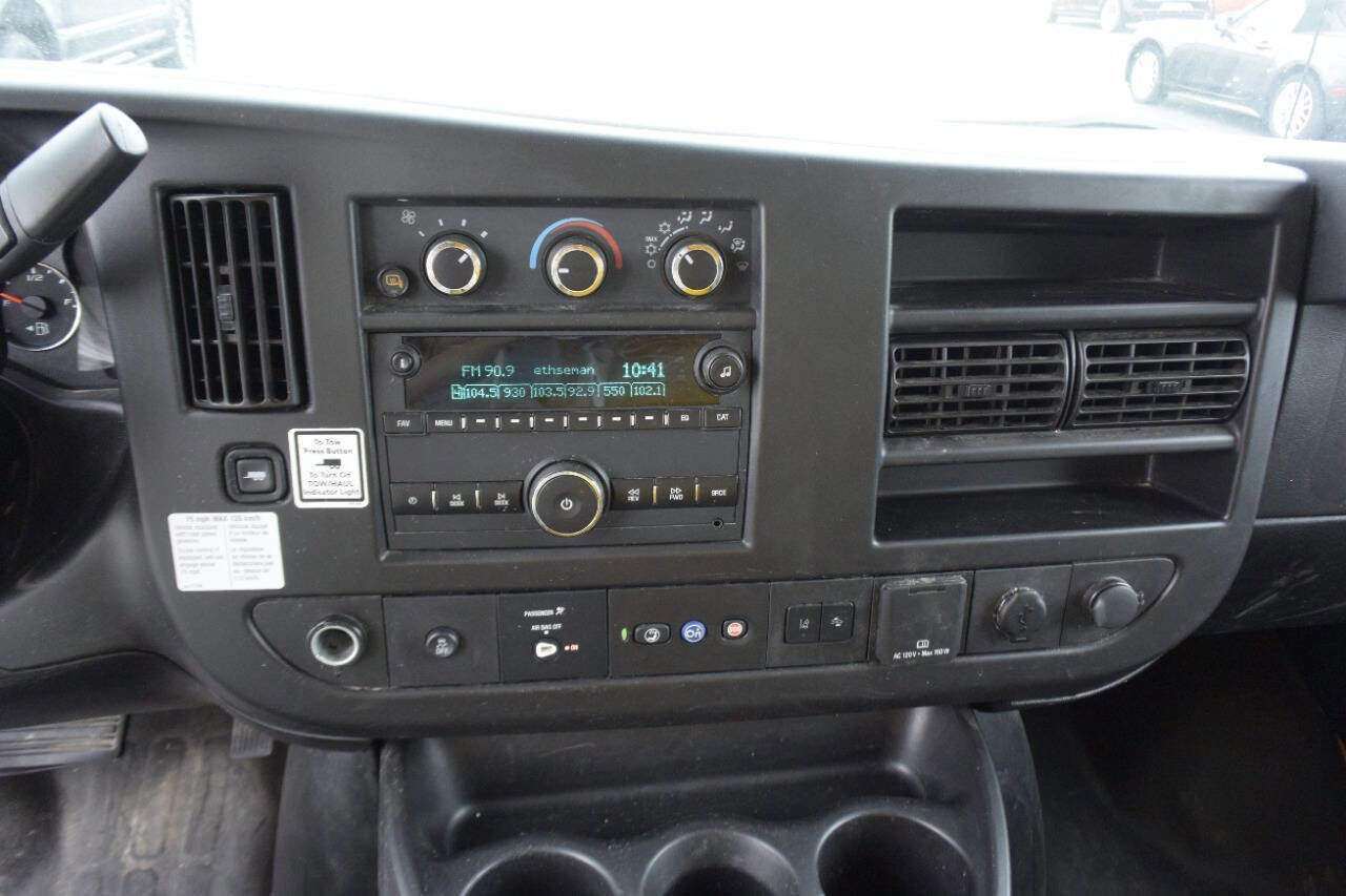 Used 2021 GMC Savana 3500 Extended w/ Power Convenience Package image 17