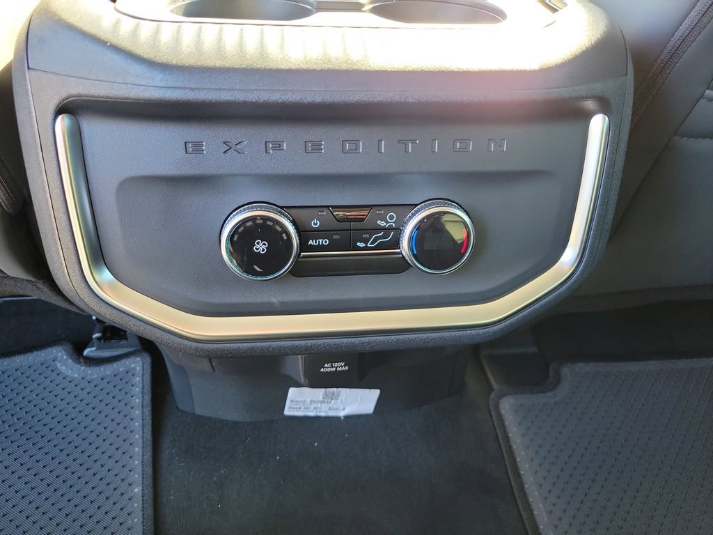 New 2025 Ford Expedition Active RWD image 15